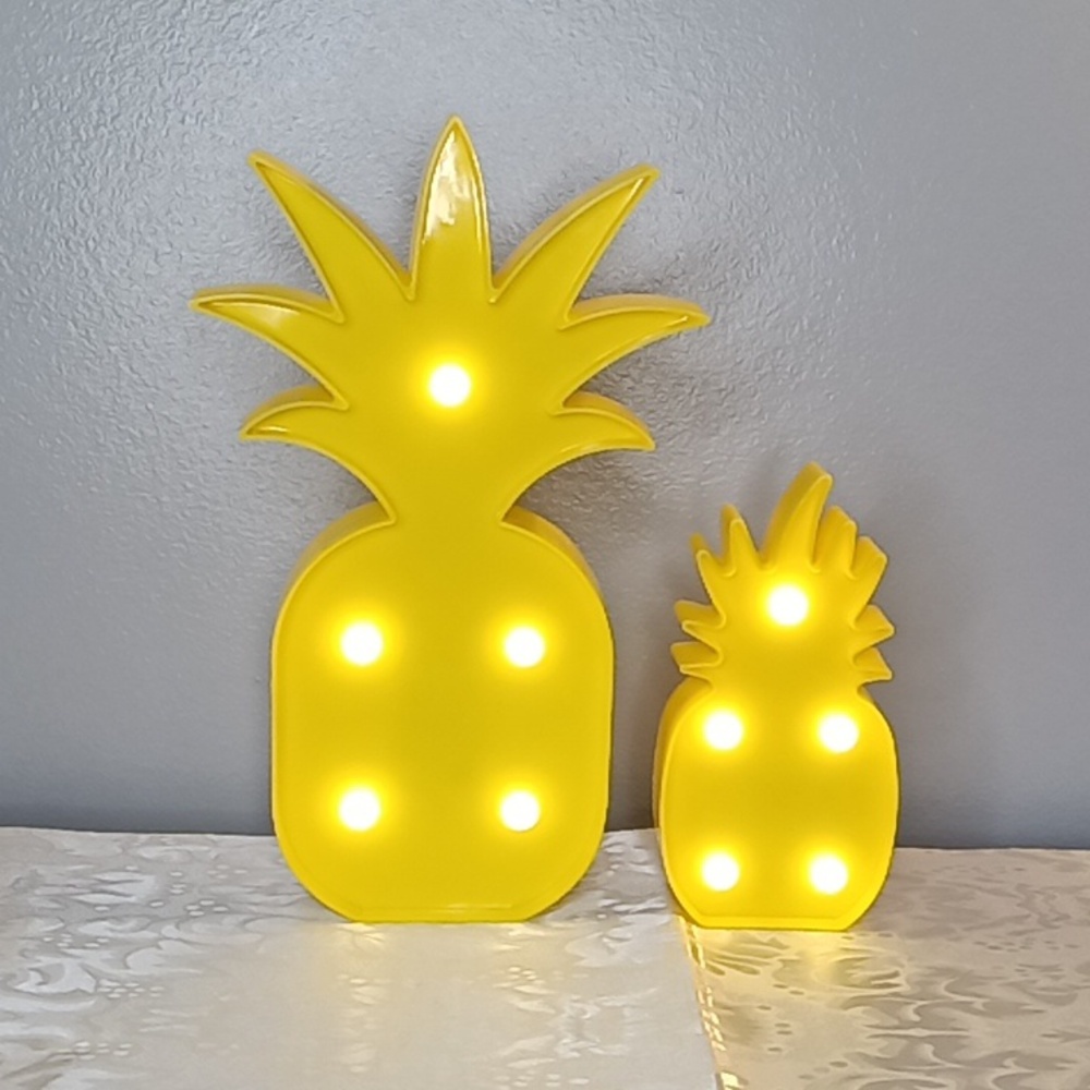 Yellow Pineapple LED Light 🍍 SMALL - Picture 4 of 14